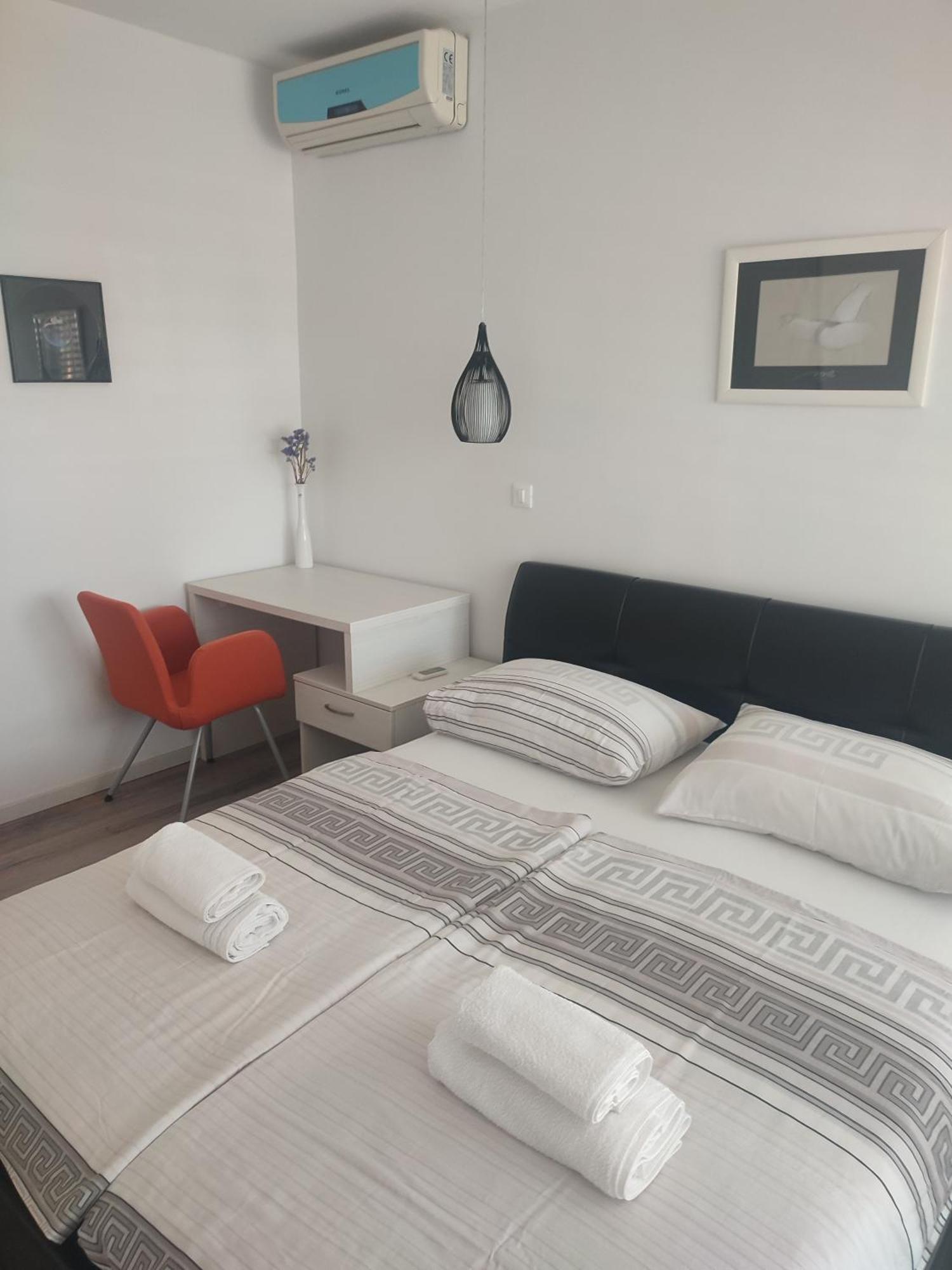 Biuk Apartments Novi Vinodolski Room photo