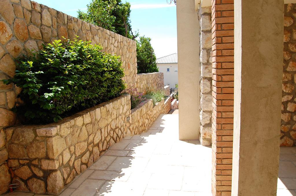 Biuk Apartments Novi Vinodolski Exterior photo